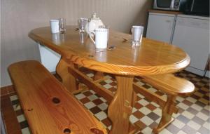Maisons de vacances Beautiful Home In Montsenelle With Kitchen : photos des chambres