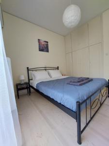 Elenis seafront apartment