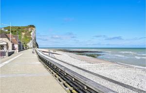 Stunning Home In Héricourt-En-Caux