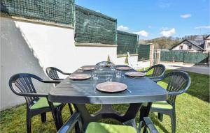 Maisons de vacances Awesome home in Hricourt-en-Caux with 3 Bedrooms and WiFi : photos des chambres