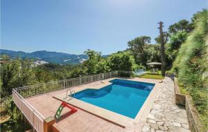 obrázek - Amazing Home In St Cebria De Vallalta With 4 Bedrooms, Wifi And Outdoor Swimming Pool