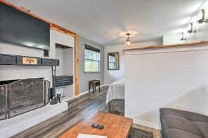 Waterfront Studio Cabin on Rock Springs Run!