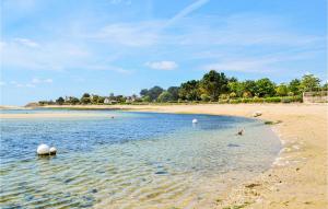 Maisons de vacances Nice Home In Pleuven With Wifi : photos des chambres