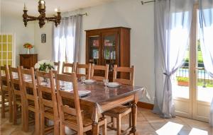 Lovely Home In Savignac-Ledrier