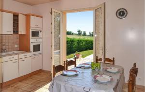 Maisons de vacances Nice Home In Savignac-ledrier With Wifi, Private Swimming Pool And Outdoor Swimming Pool : photos des chambres