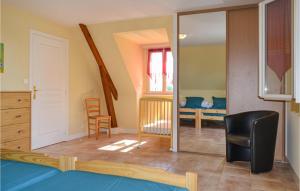 Maisons de vacances Lovely Home In Savignac-Ledrier : photos des chambres