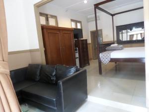 Ndalem Suratin Guesthouse