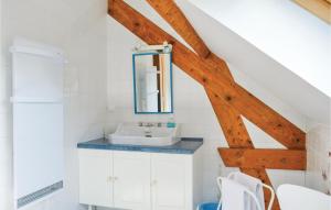 3 Bedroom Stunning Home In Roisel