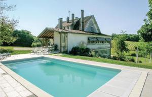 Maisons de vacances Amazing Home In Eyliac With 5 Bedrooms, Outdoor Swimming Pool And Heated Swimming Pool : photos des chambres