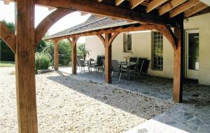 Maisons de vacances Nice Home In Eyliac With 5 Bedrooms, Outdoor Swimming Pool And Heated Swimming Pool : photos des chambres