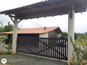 Sítio na Praia de Balneário Picarras SC - 3-gwiazdkowe hotele w mieście Balneário Piçarras