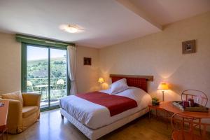 Hotels Logis Auberge du Fel : Chambre Double avec Balcon