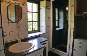 Maisons de vacances 3 Bedroom Gorgeous Home In Fleurac : Maison de Vacances 3 Chambres 