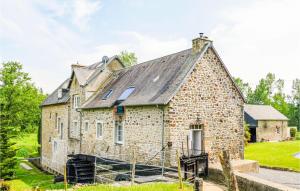 Gorgeous Apartment In Ponts With Wifi