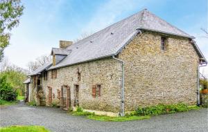 Maisons de vacances Holiday home Gourfaleur 32 : photos des chambres