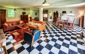 3 Bedroom Nice Home In Clohars-Carnoet