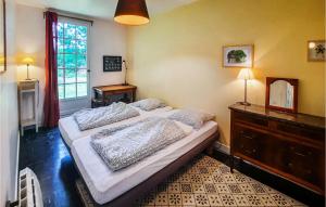 Maisons de vacances 3 Bedroom Nice Home In Clohars-Carnoet : photos des chambres