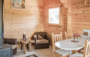 Maisons de vacances Stunning home in Denipaire with 1 Bedrooms and Sauna : photos des chambres