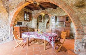 Amazing Home In Pieve A Elici -Lu-