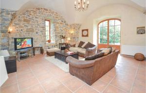 Maisons de vacances 5 Bedroom Pet Friendly Home In Anduze : photos des chambres