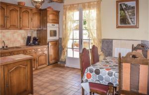 Maisons de vacances Holiday home Cleder ST-1626 : photos des chambres