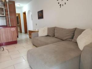 2BED APARTMENT POOL VIEW SAN EUGENIO