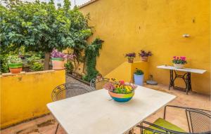 Lovely Home In Vilademuls With Wifi