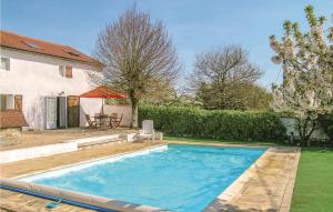Stunning home in lHermenault with 3 Bedrooms, Outdoor swimming pool and Heated swimming pool