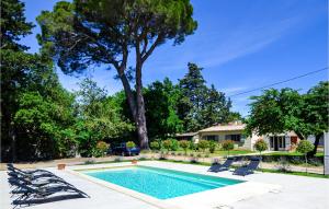 Maisons de vacances Stunning home in S,Quentin-La-Poterie with 4 Bedrooms, WiFi and Outdoor swimming pool : photos des chambres