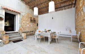 2 Bedroom Amazing Apartment In Trappeto