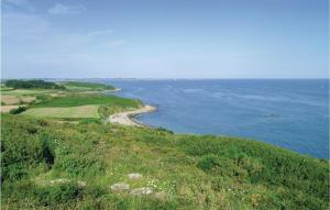 2 Bedroom Lovely Home In Kerbors