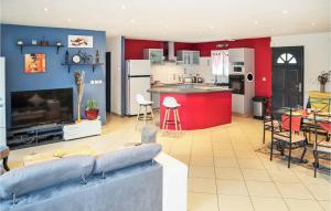 Maisons de vacances Stunning home in Ste-Eulalie-en-Royans with 4 Bedrooms, WiFi and Outdoor swimming pool : photos des chambres