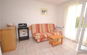 Maisons de vacances 1 Bedroom Lovely Home In Calvisson : photos des chambres