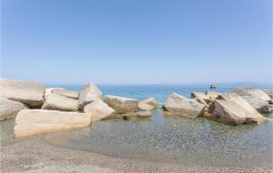 2 Bedroom Beautiful Home In Sinagra