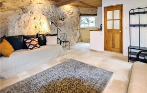 Maisons de vacances Amazing home in Apt with 2 Bedrooms : photos des chambres