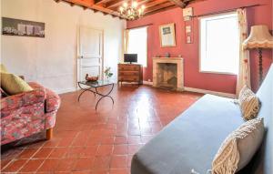 Maisons de vacances Nice home in St, Germain du Pert with 2 Bedrooms, WiFi and Indoor swimming pool : photos des chambres