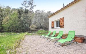 Maisons de vacances Nice home in Fayence with 3 Bedrooms and WiFi : photos des chambres