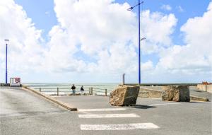 Appartements Amazing apartment in Hauteville-Sur-Mer with 2 Bedrooms and WiFi : photos des chambres