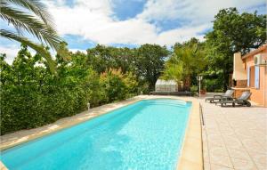 Maisons de vacances Gorgeous Home In Montignargues With Kitchen : photos des chambres