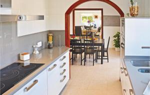 5 Bedroom Stunning Home In Lluchmajor