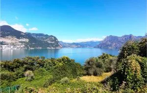 Stunning Apartment In Monte Isola - Zone