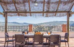 Stunning Home In Iznájar With Wifi