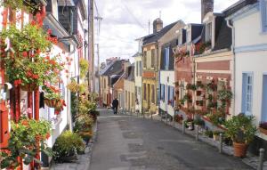 Maisons de vacances Amazing Home In Gouy Saint Andre With Kitchen : photos des chambres