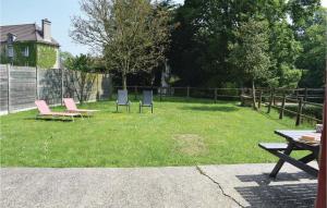 Maisons de vacances Beautiful home in Auxais with 2 Bedrooms and WiFi : photos des chambres