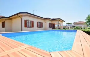 3 Bedroom Nice Home In Camaiore - Culla