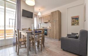 2 Bedroom Amazing Apartment In Trappeto