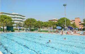 2 Bedroom Lovely Apartment In Bibione