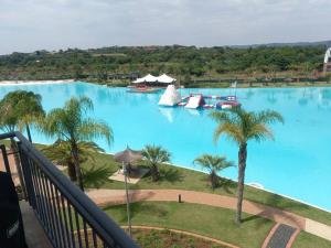 Breathtaking Lagoon View Apartment @ The Blyde1531