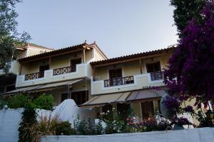 Athina Studio Apartments Samos Greece