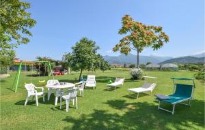 Nice Apartment In Capezzano Pianore